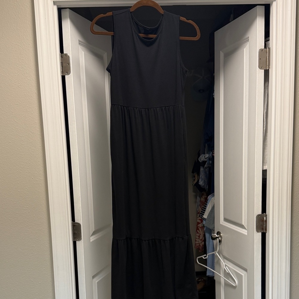 Sleeveless Black Maxi Dress - Classic Women’s Dress size small EUC
